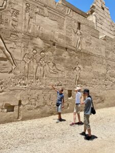 Überblick mit Deutschsprachigem Reiseführer im Karnak Tempel : Privater Tagesausflug nach Luxor